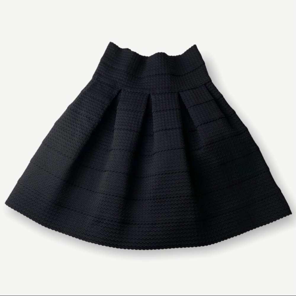 Anthropologie Girls From Savoy Ponte Skirt! - Picture 4 of 6